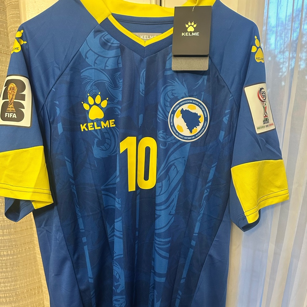 Bosnia and Herzegovina Home Footbal Soccer Jersey Shirt Ermedin Demirović 10 L - Picture 2 of 2